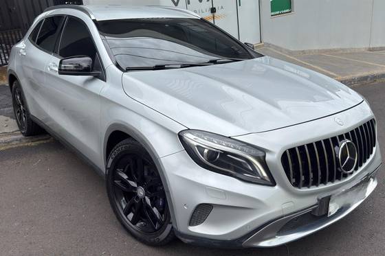 MERCEDES-BENZ GLA 200 1.6 CGI ADVANCE 16V TURBO GASOLINA 4P AUTOMÁTICO